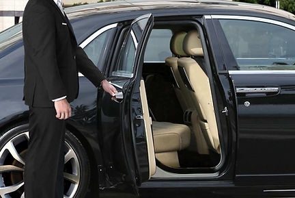 When-Choosing-A-Corporate-Car-Service-1
